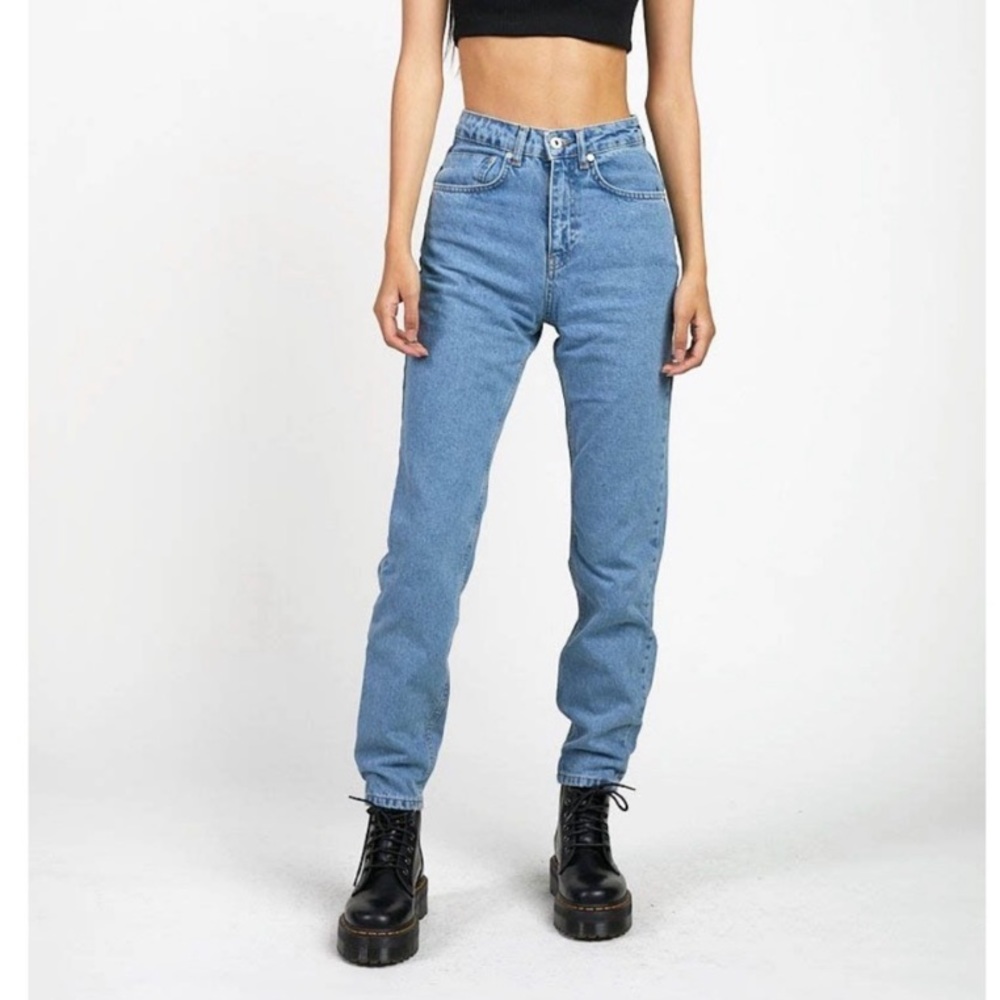 Ragged Priest Mom Jeans